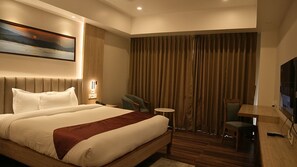 Standard-dobbeltværelse | Arbejdsområde til bærbare computere, gratis Wi-Fi