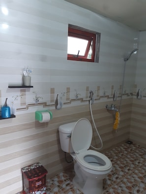Family House, 1 Bedroom | Bathroom | Designer toiletries, hair dryer, slippers, bidet
