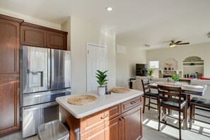 Interior - 4 Mi to Downtown Reno: Family Retreat w/ Fireplace (Reno)