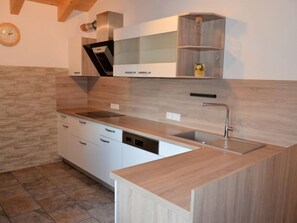 Fridge, microwave, oven, dishwasher - Apartment Kapall by Interhome (Sankt Anton am Arlberg)