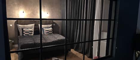 1 habitación, wifi y ropa de cama