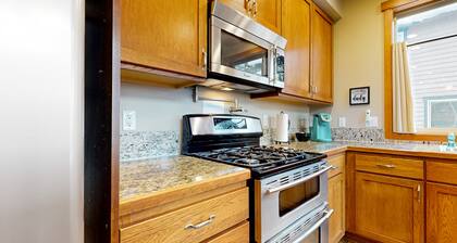 Private all-season cabin within walking distance of the lifts, fireplace, & deck