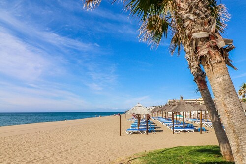 La Cala townhouse, beach 400 m, roof terrace, BBQ