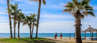 La Cala townhouse, beach 400 m, roof terrace, BBQ