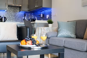 TV - Calahonda apartment - all facilities 5 mins walk (Mijas Costa)
