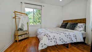 1 chambre, bureau, fer et planche à repasser, Wi-Fi