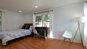 1 chambre, bureau, fer et planche à repasser, Wi-Fi