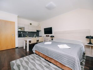 1 Schlafzimmer, Schreibtisch, Internetzugang