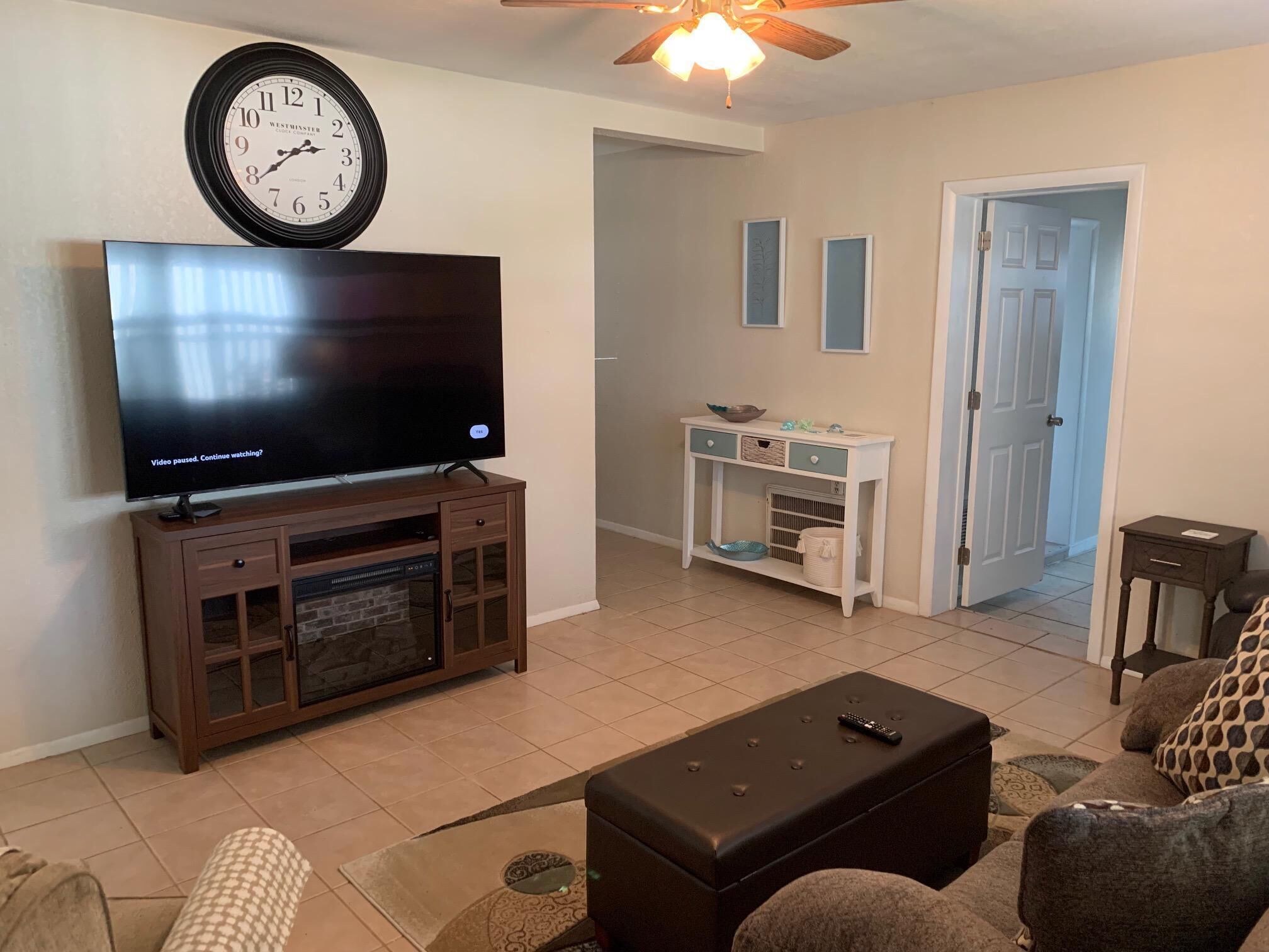 Touch Of Paradise - Comfortable and Close to Shops and Restaurants