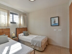 3 Schlafzimmer, Schreibtisch, Internetzugang
