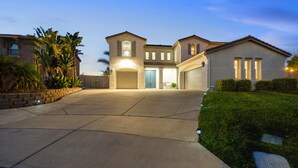 Unclassified image, 2 of 47, button - Resort-style Home with stunning views, pool, hot tub, putting green (Fallbrook)