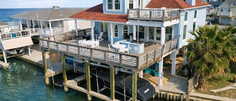 المنشأة من الخارج