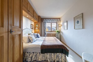 2 quartos, Wi-Fi de cortesia, roupa de cama