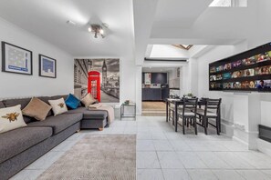 Apartment | Living area - Serviced Flat Near Hyde Park Marble Arch W2 London (London)