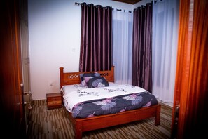 4 bedrooms, iron/ironing board, WiFi, bed sheets - Most beautiful and secure with full facilities for satisfaction in Rwanda. (Kigali)