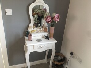 House, Multiple Beds | Interior - Impeccable 2-bed House in Attleborough (Attleborough)