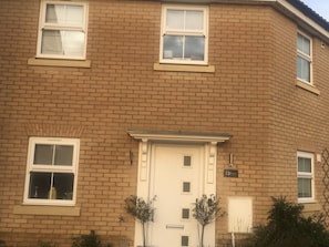 Exterior - Impeccable 2-bed House in Attleborough (Attleborough)