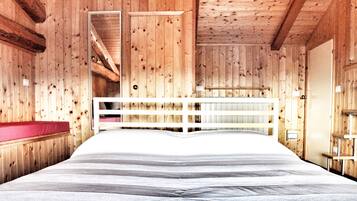 Honeymoon Double or Twin Room | Desk, laptop workspace, free WiFi, bed sheets