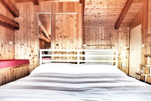 Honeymoon Double or Twin Room | Desk, laptop workspace, free WiFi, bed sheets