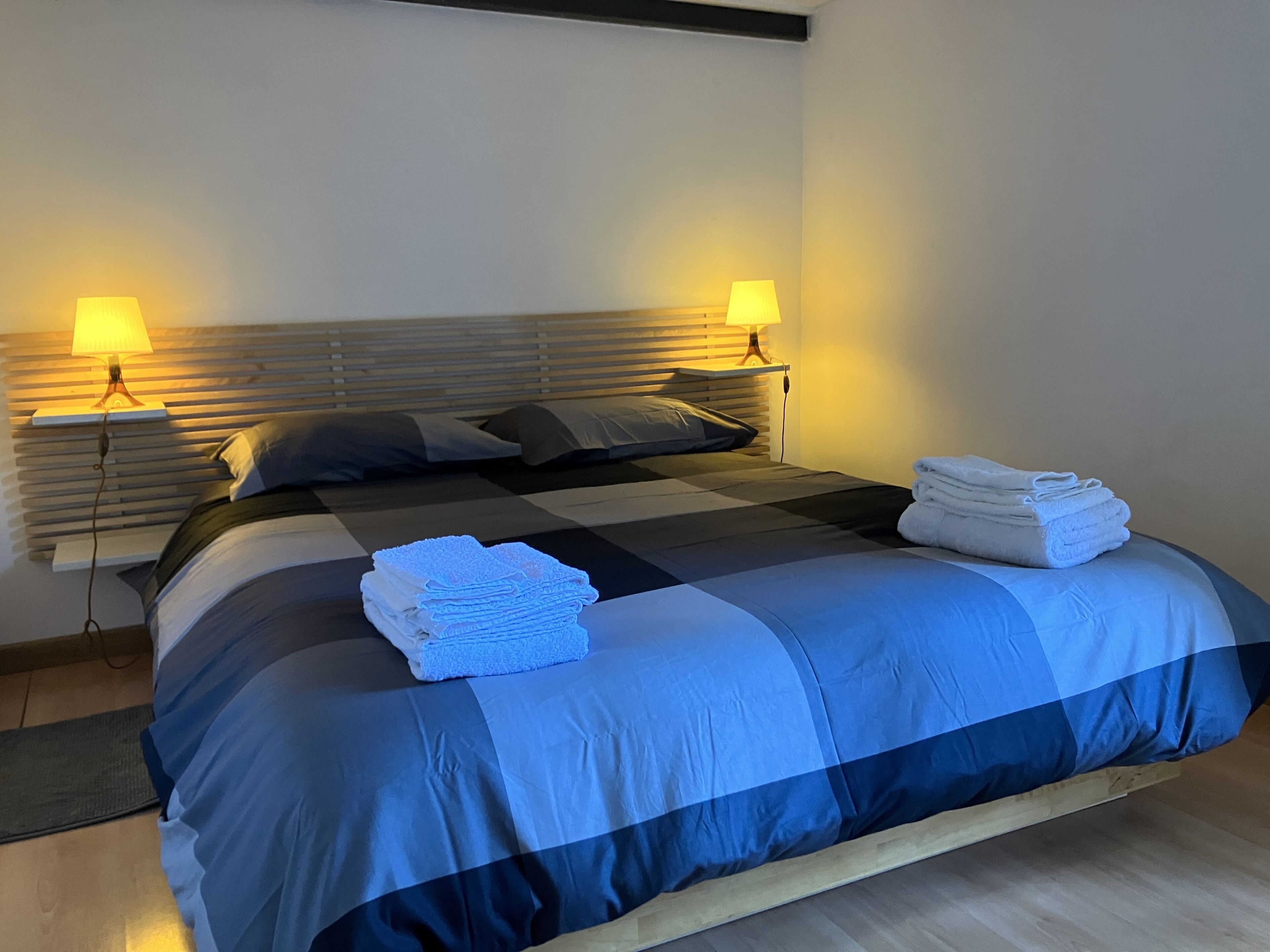 2 Schlafzimmer, Schreibtisch, Bügeleisen/Bügelbrett, kostenloses WLAN