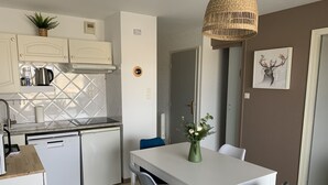 Unclassified image, 3 of 17, button - F2 Apartment near beach with parking and pets allowed (Fort-Mahon-Plage)