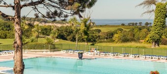 Charming T2 with Pool and Parking, Near Hendaye