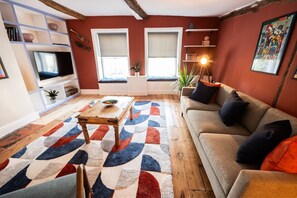 TV - Quirky One Bed Property in the  Norwich Lanes (Norwich)