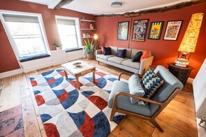 TV - Quirky One Bed Property in the  Norwich Lanes (Norwich)