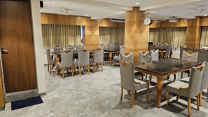 فطور مطهو حسب الطلب يوميًا مقابل رسوم