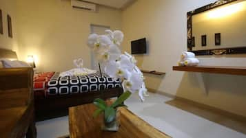 Deluxe Double Room, 1 Katil Ratu (Queen) | Meja, ruang kerja komputer riba, Wi-fi percuma, cadar katil 