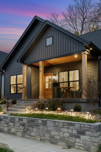 Mid-Century Oasis with Hot Tub