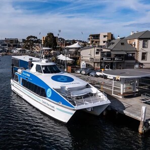 Marina - NEW Modern Villa, 2 Bed/Bath-10min Airport/CBD. (Warrane)