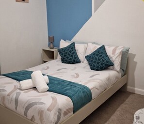 House | 2 bedrooms, iron/ironing board, free WiFi, bed sheets