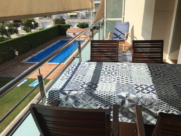 Outdoor dining - Precioso, Funcional y con Piscina! A 300 m de la Playa. Zona Verde Enfrente (L'Estartit)
