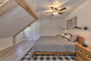 1 غرفة نوم ومكتب ومكواة/لوح كي وسرير سفر