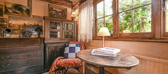 Hell Fyre 1594 by inspirestays.com - a cottage that sleeps 2 guests in 1 bedroom