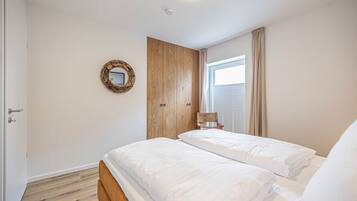 2 Schlafzimmer, Schreibtisch, Reisekinderbett, kostenloses WLAN