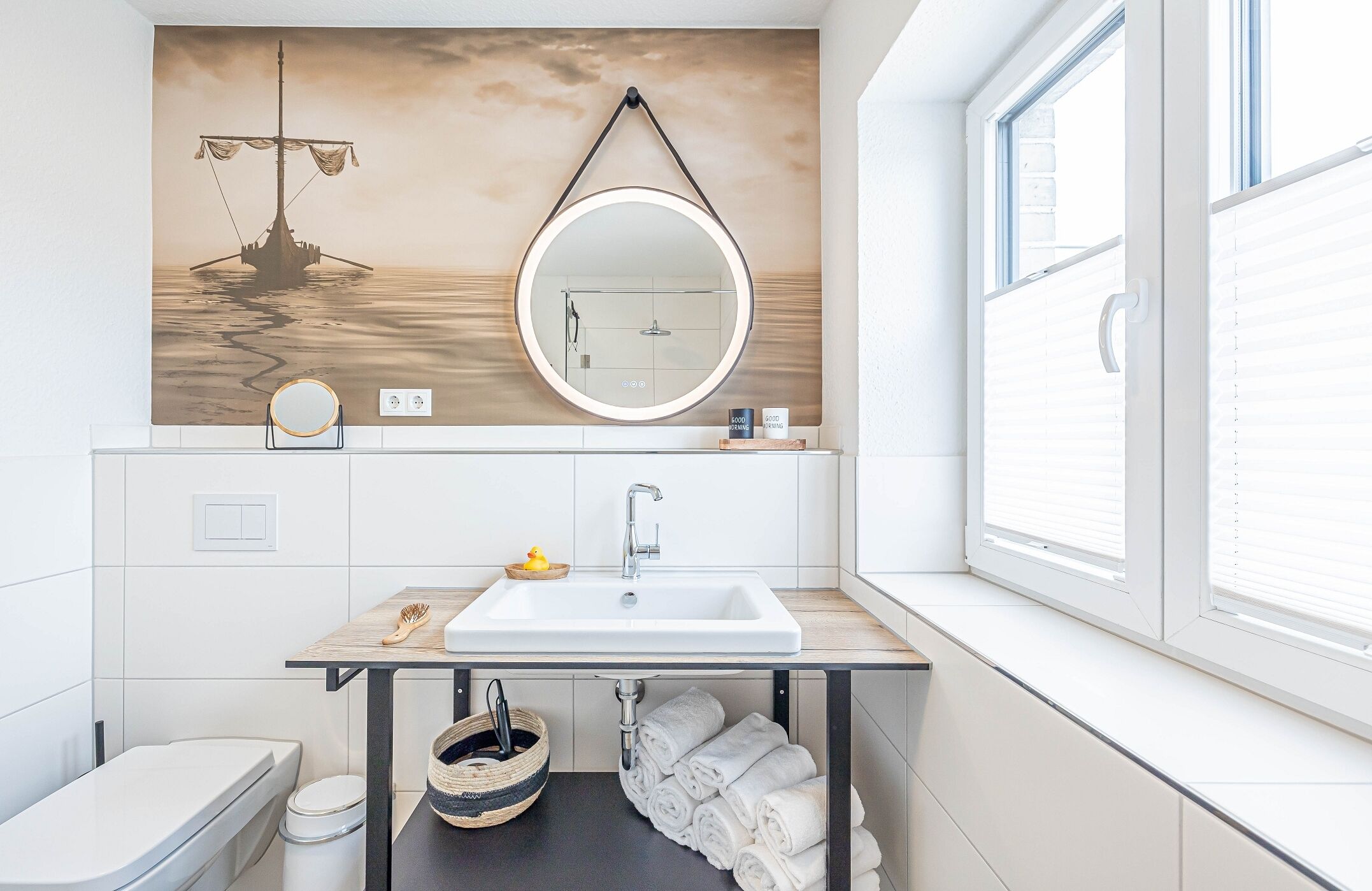 Dusche, Haartrockner, Handtücher