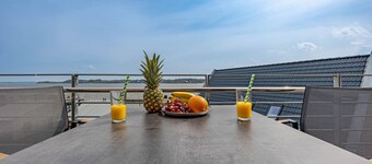 Wiking-koje 4 - Aufzug, Dusche, Balkon, Gartenmöbel, Parkplatz