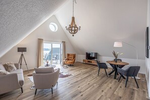 TV - Wiking-koje 9 - Aufzug, Dusche, Balkon, Waschmaschine, TV, Parkplatz, 3. OG (Schleswig)