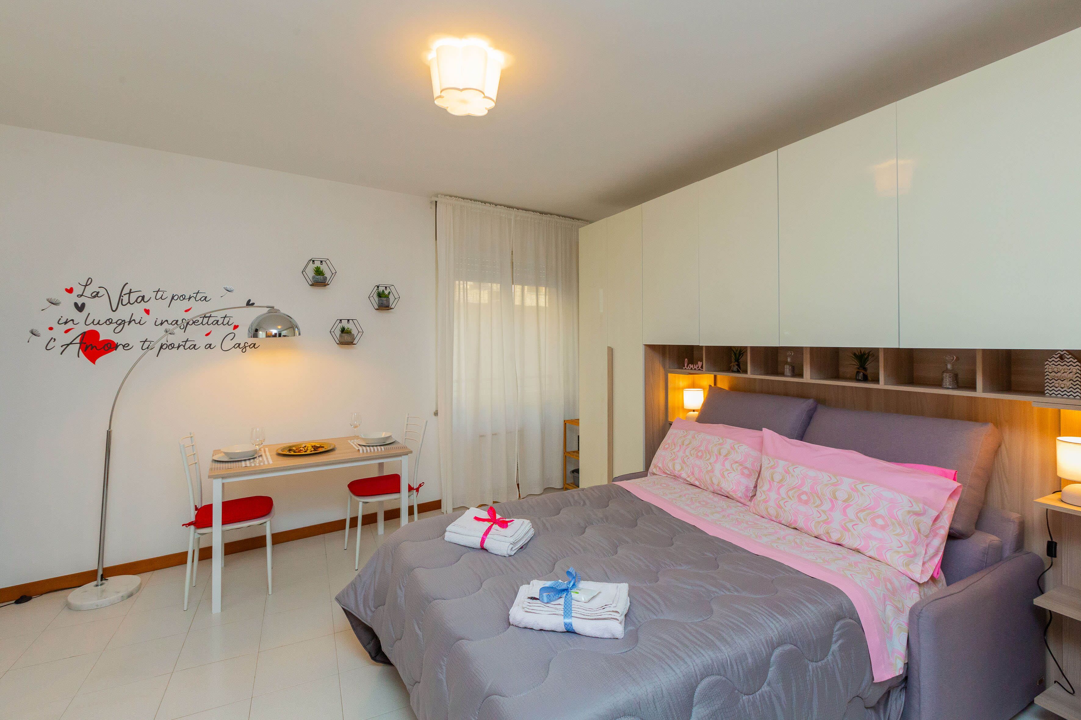 1 habitación, tabla de planchar con plancha, wifi y ropa de cama 