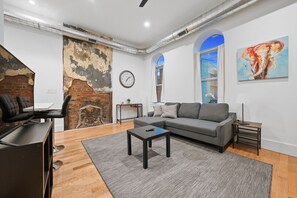 Télévision à écran plat