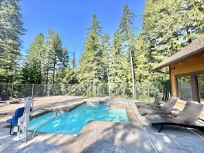 Piscina coperta, una piscina riscaldata