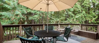 Resort Village | Indoor Pool | Hot Tub | Sleeps 8!