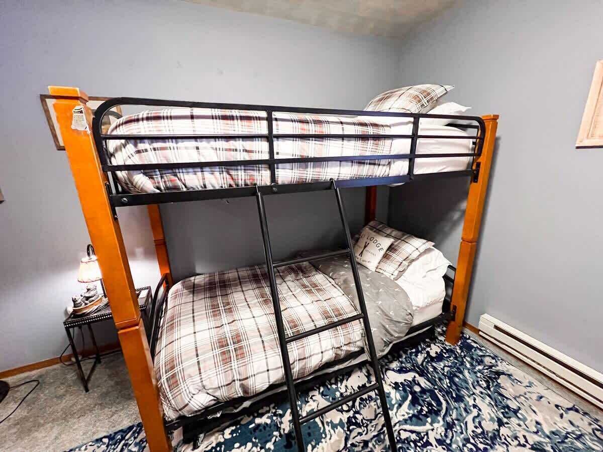 3 habitaciones, tabla de planchar con plancha y wifi 