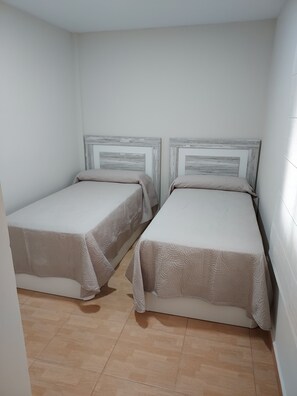 2 soveværelser, skrivebord, strygejern/strygebræt, gratis Wi-Fi