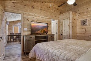 1 bedroom, free WiFi, bed sheets - Jolly Jingle Cabin, Pickleball Court, WIFI, Mountain Views, Starting at $79 (Cosby)