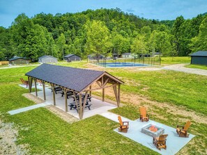 Outdoor dining - Joyful Cottage, Pickleball Court, Creek, WIFI, Mountain Views, Starting at $69" (Cosby)