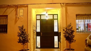 Pintu masuk hartanah