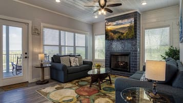 Télévision, cheminée, jeux vidéo, baby-foot